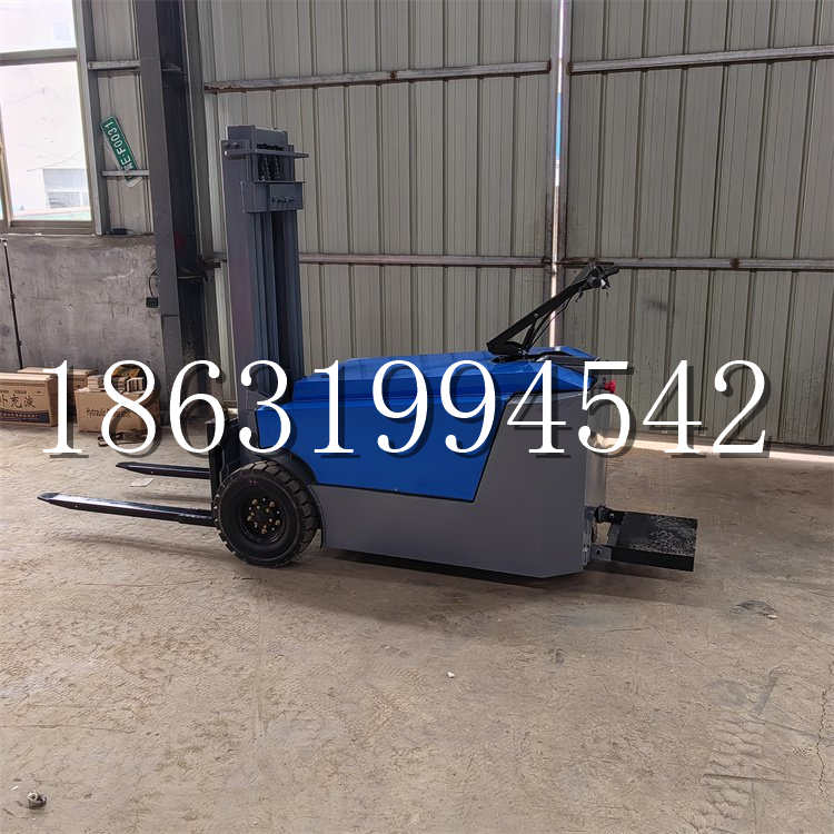大石桥市全电动叉车插腿式堆高车液压装卸车1.5吨升高小型站驾式铲车